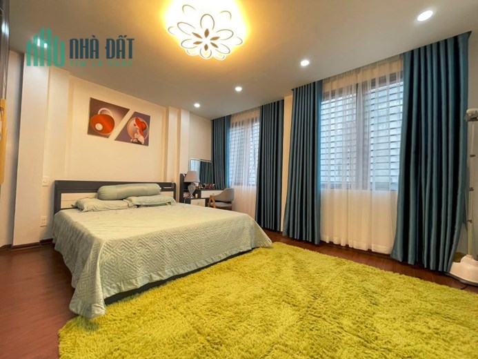 bán nhà mặt phố Hòa Mã, Hai Bà Trưng 100m, 6 tầng, mt 4.2m. Giá: 45 tỷ