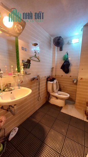 Nhỉnh 3 tỷ có nhà phố Xã Đàn Đống Đa 48m 3 tầng ở ngay gần ô tô sổ đỏ chính chủ lh 0975124520