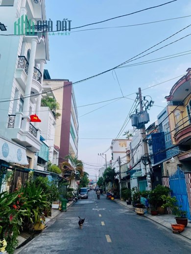 Siêu phẩm tân phú- thoại ngọc hầu- 5 tầng, hèm nhựa 8m, 75m2 chỉ nhình 11 tỷ, mới xây có thang máy.