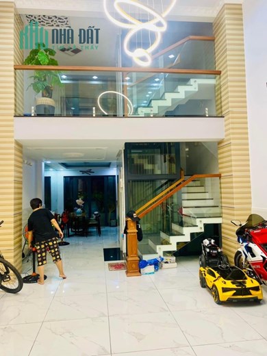 Siêu phẩm tân phú- thoại ngọc hầu- 5 tầng, hèm nhựa 8m, 75m2 chỉ nhình 11 tỷ, mới xây có thang máy.