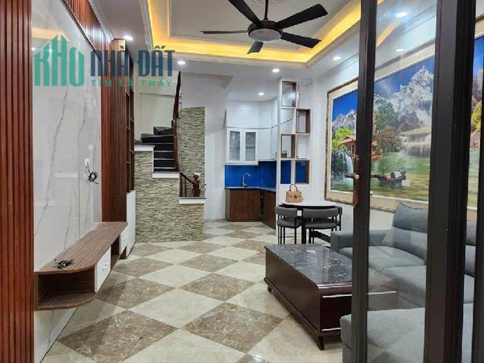 Cần bán  Nhà Nguyễn Chính, Hoàng Mai, ngõ to, dt to nhà mặt ngõ, 10m ô tô, 40m ô tô tải đỗ, giá chỉ