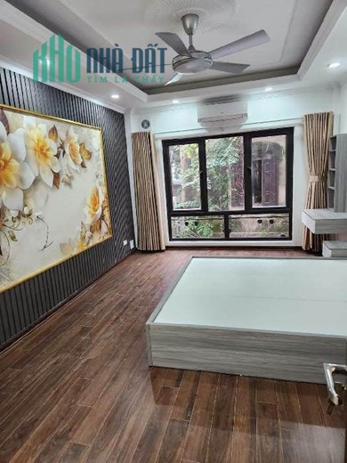 Cần bán  Nhà Nguyễn Chính, Hoàng Mai, ngõ to, dt to nhà mặt ngõ, 10m ô tô, 40m ô tô tải đỗ, giá chỉ
