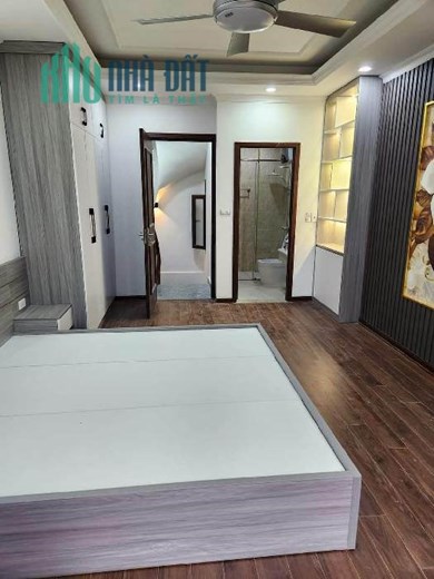 Cần bán  Nhà Nguyễn Chính, Hoàng Mai, ngõ to, dt to nhà mặt ngõ, 10m ô tô, 40m ô tô tải đỗ, giá chỉ