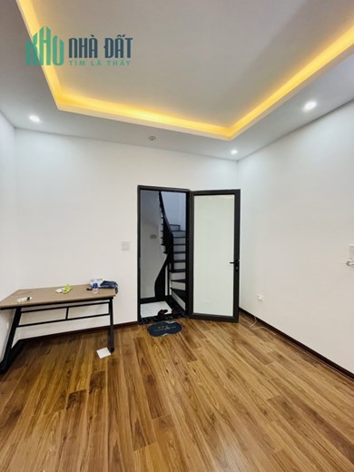 Bán nhà phố Vũ Tông Phan, quận Thanh Xuân. 40m2 x 5T. Nhỉnh 5 Tỷ. NHÀ ĐẸP, GẦN PHỐ. 0378230032