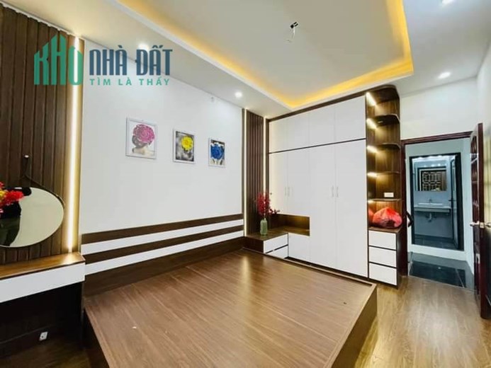 Cần bán nhà Trương Định, quận Hai Bà Trưng, gần phố nhà đẹp ở ngay 32m giá hơn 3 tỷ.