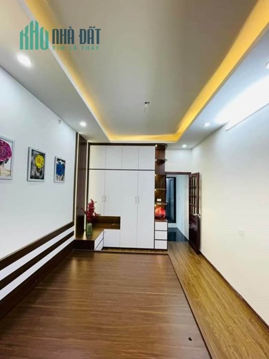 Cần bán nhà Trương Định, quận Hai Bà Trưng, gần phố nhà đẹp ở ngay 32m giá hơn 3 tỷ.