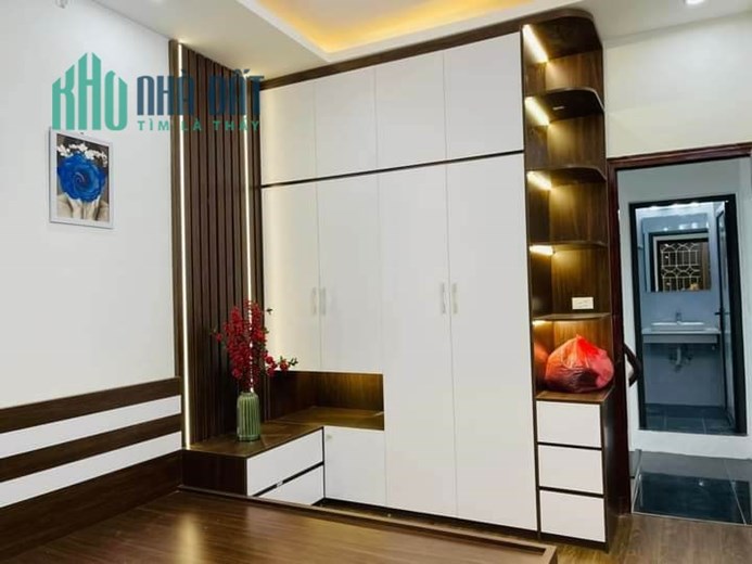 Cần bán nhà Trương Định, quận Hai Bà Trưng, gần phố nhà đẹp ở ngay 32m giá hơn 3 tỷ.