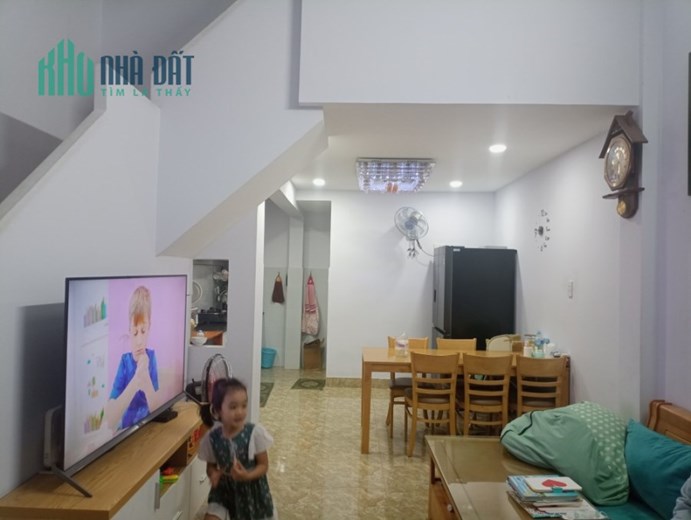 Bán nhà đường cách mạng 90m2 mặt tiền 9m xe hơi ngủ trước nhà, vị trí cực đắc địa