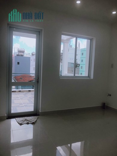 Bán nhà Hẻm xe hơi cách mặt tiền Xóm Chiếu Q 4 - 20 m 
Dt Ngang 3,4 x 14,5 m Đúc 4 tấm 
5 phòng