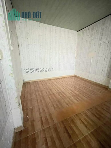 Bán nhà Xóm Chiếu Diện tích 75m2 Ngang 3.5 nở hậu 8.6 x 12.5 m
 có 75 triệu m Q4 cách Q1 có 70 m