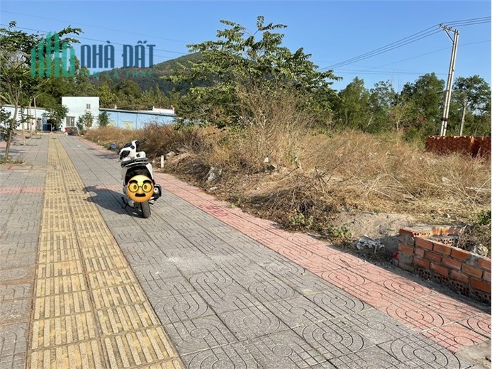 Bán đất 2 MT đường Trường Chinh (81 cũ) - trung tâm thị xã Phú Mỹ