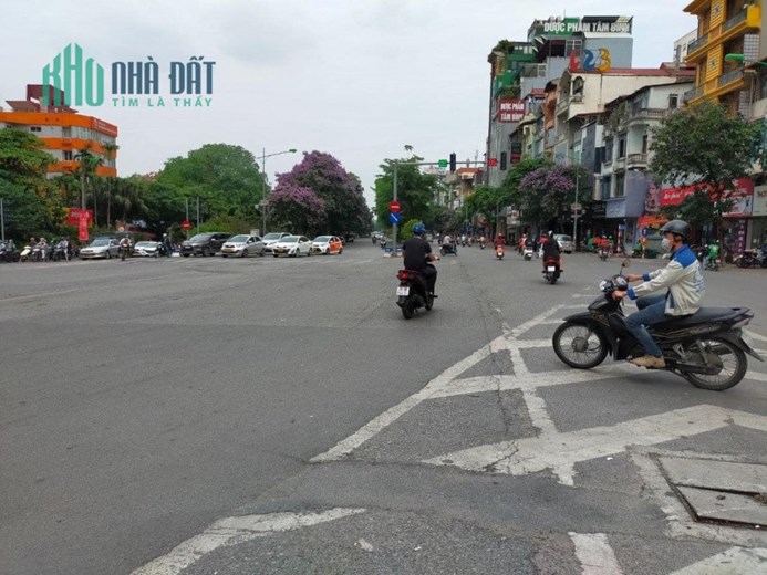 Mặt phố Kim Mã Ba Đình, đường đôi, vỉa hè rộng, kinh doanh sầm uất 55X5T, 30.5 tỷ.