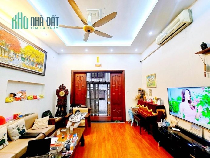 Nhà phố Liễu Giai, ngõ nông, gần phố, diện tích rộng, MT 9m, gần LOTTE 120X3T, 18.5 tỷ.