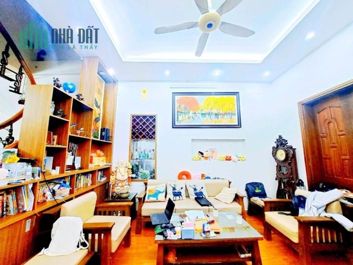 Nhà phố Liễu Giai, ngõ nông, gần phố, diện tích rộng, MT 9m, gần LOTTE 120X3T, 18.5 tỷ.