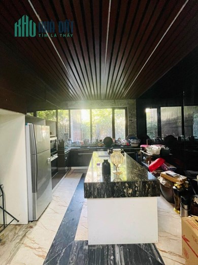 Chùa Láng -Đống Đa- 45m2 6 tầng MT5m-oto tránh- 13 tỷ
