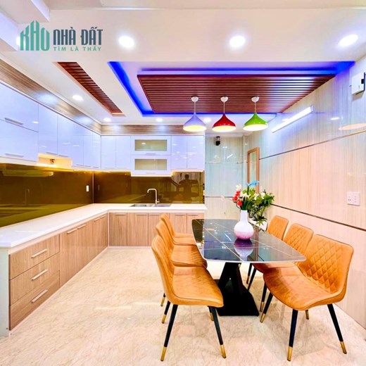 Giảm Sâu Chỉ Nhỉnh 6 Tỷ Có Ngay Nhà Đường Võ Văn Ngân Thủ Đức, Nhà MNhà100%, HXH  DT 110M2, 4PN,