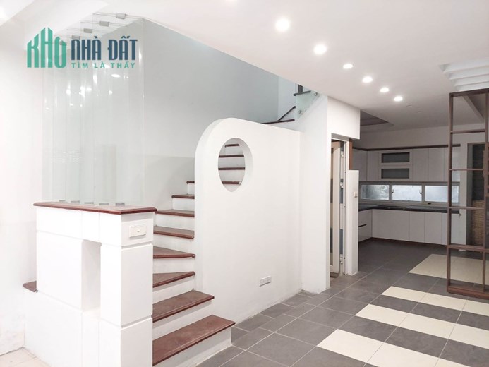 Bán nhà Phúc Đồng, Ô tô, kinh doanh, 60 m2, MT 6 m, chỉ 5,8 tỷ.