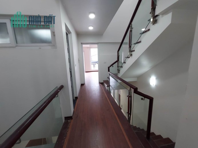 Bán nhà Phúc Đồng, Ô tô, kinh doanh, 60 m2, MT 6 m, chỉ 5,8 tỷ.