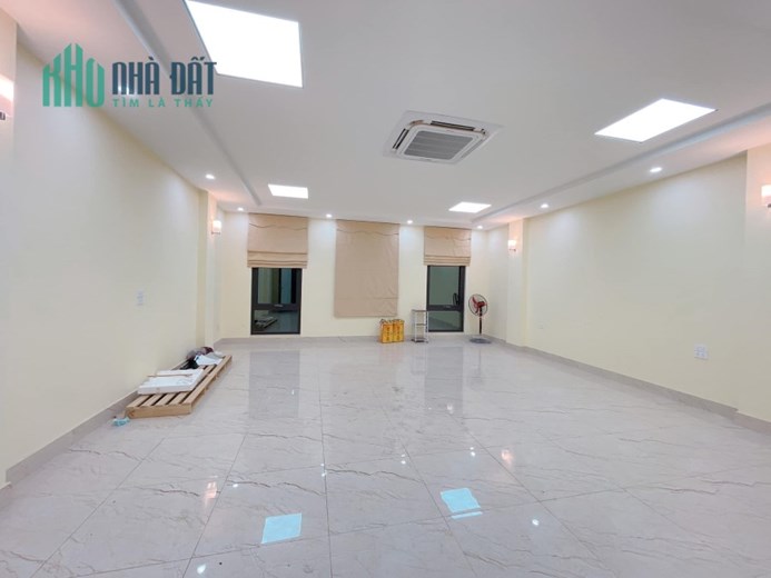 Bán nhà mặt phố Kim Đồng - Hoàng Mai. Diện tích rộng mặt tiền lớn