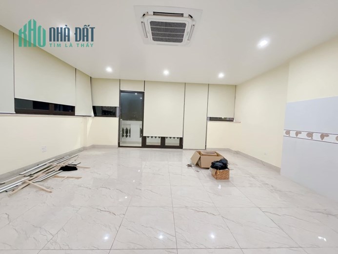 Bán nhà mặt phố Kim Đồng - Hoàng Mai. Diện tích rộng mặt tiền lớn