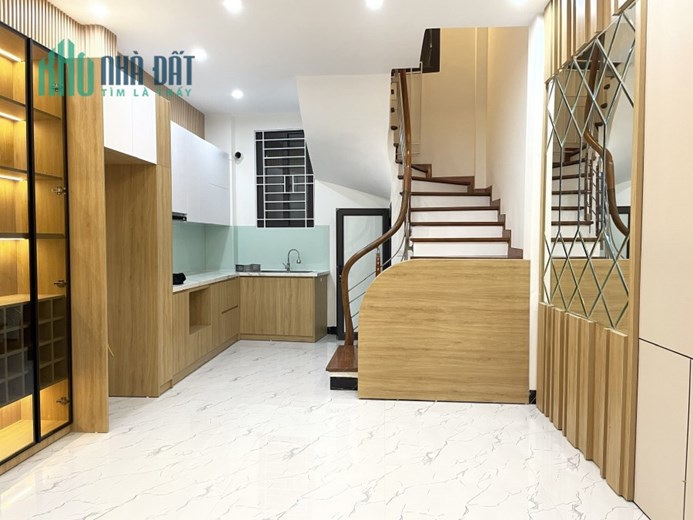 Bán nhà ngõ 290 Kim Mã, Vạn Bảo Vạn Phúc dt 30 m2 x 5 t mặt tiền 4 m giá bán 4,5 tỷ