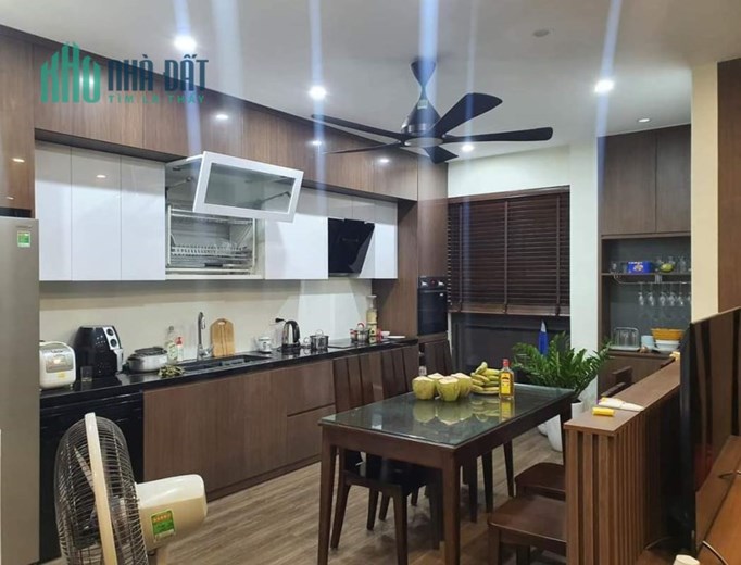 Mặt phố Nguyễn Hoàng sầm uất gần BX Mỹ Đình, 2 mặt đường, 80m2 chỉ 30.9 tỷ. LH 0989.62.6116