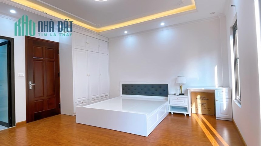 BÁN NHÀ NGUYỄN VĂN CỪ 71M2 5 TẦNG MT 5M GARA O TO THANG MÁY 10.5 TỶ