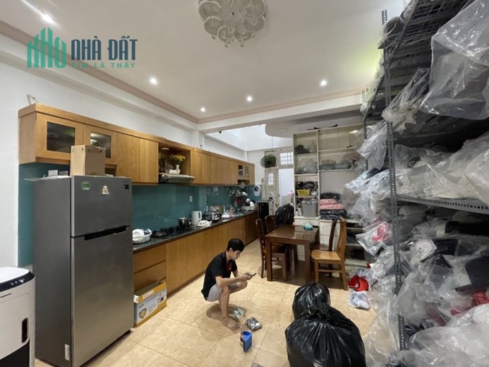 Cho thuê nhà nguên căn 159/đường Hoàng P8 Văn Thụ Q Phú Nhuận 4x18m 4T 1L 1MB 6 PN 6 WC
