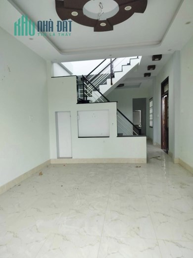 Bán gấp giảm giá nhà Sài Gòn mà hơn 12tr/m2, đường lớn đất rộng mua ở thoải mái chưa tới 3 tỷ