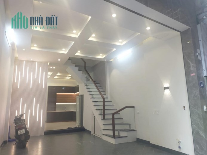Cần bán nhà GẤP phố Mỹ Đình: 40m2*5 tầng, 4 ngủ, NGÕ RỘNG, Ô TÔ 30M, chỉ 6 tỷ.