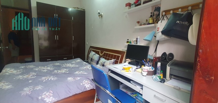 Bán nhà Ngọc Thuỵ, DT sd 38m, nhà 4 tầng, Phân lô, giá hơn 3 tỷ.