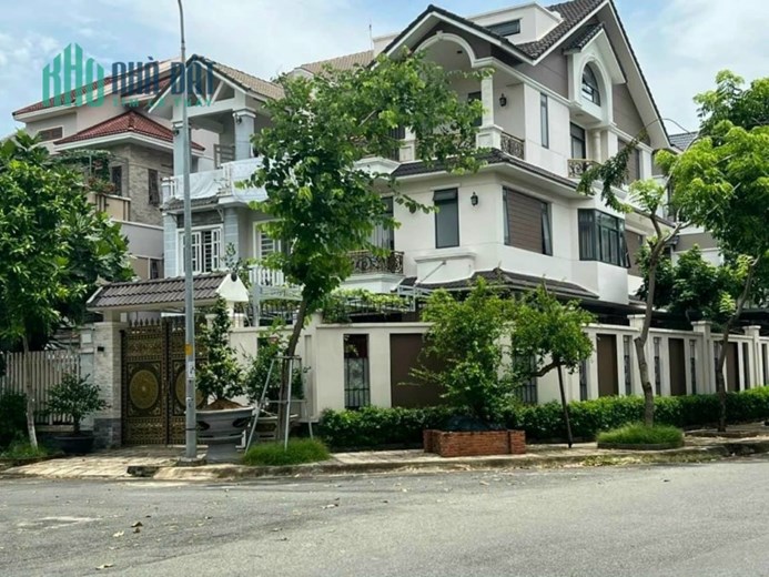 Cần Bán Lô Đất Biệt Thự Đối Diện Công Viên Ven Sông) khu Khang Điền, Dương Đinh Hội,Q9. DT ; 370m2