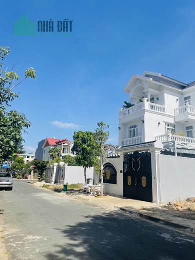 Cần Bán Lô Đất Biệt Thự Đối Diện Công Viên Ven Sông) khu Khang Điền, Dương Đinh Hội,Q9. DT ; 370m2