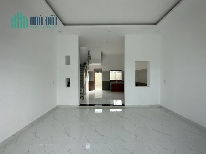 Nhà đẹp mới tinh - 5m x 18m - giá 1.25 tỷ - Thị Trấn Đức Hòa, Huyện Đức Hòa, Long An