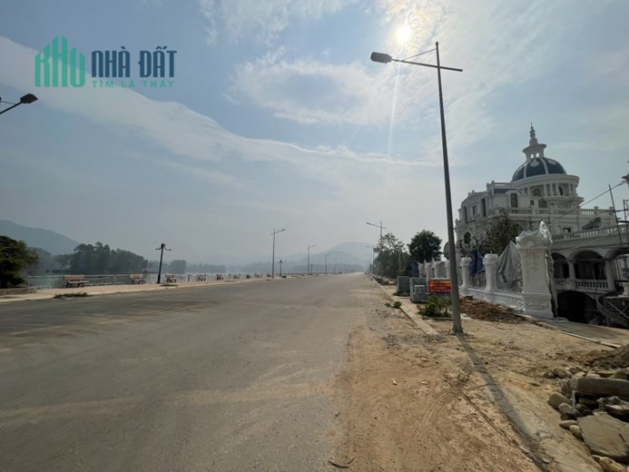 ĐẤT NGHỈ DƯỠNG VENUS FLAMIGO ĐẠI LẢI RESORT, 2.000M2, VIEW HỒ THANH CAO