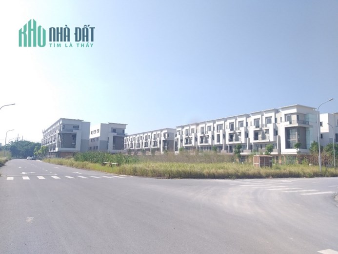 Bán NHÀ PHỐ Thương mại 75m2, 4 tầng Chỉ 3,5x tỷ, KCN Vsip TP Từ Sơn