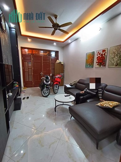 Bán nhà Phố Vọng, cách phố 60m, ngõ trước nhà rộng 3m, 5 tầng giá 5 tỷ
