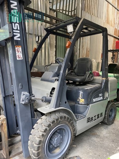 Tôi cần bán 3 xe nâng hãng Mitsubishi và Nissan Đường An Phú Đông, Phường An Phú Đông, Quận 12, TP