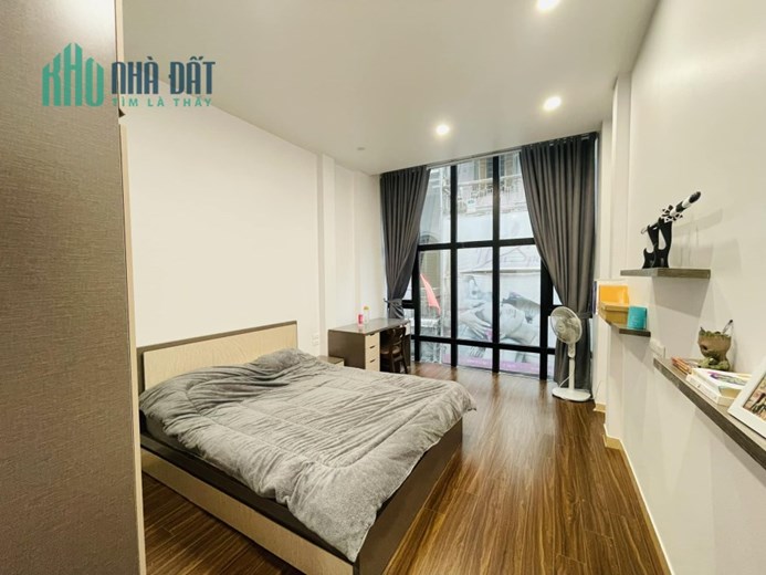 Cần bán nhà Nguyễn Chí Thanh, Quận Đống Đa, 35m2 x 5 tầng, phân lô, vỉa hè ô tô tránh, KD