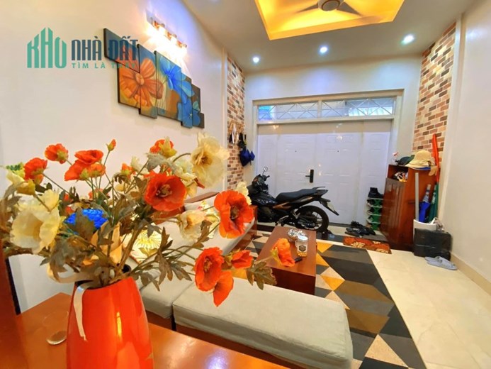 SIÊU PHẨM TRẦN QUỐC HOÀN-Ô TÔ TRÁNH-Ngõ thông 2 thoáng-45m2-9,1tỷ