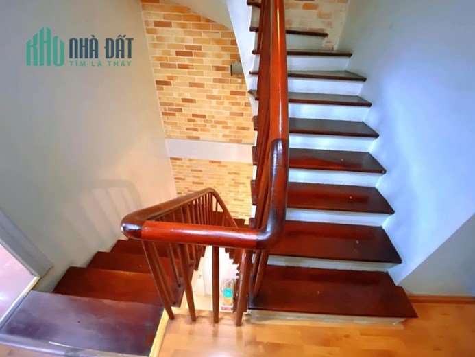 SIÊU PHẨM TRẦN QUỐC HOÀN-Ô TÔ TRÁNH-Ngõ thông 2 thoáng-45m2-9,1tỷ