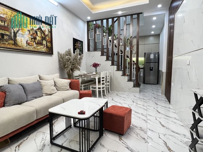 Bán nhanh nhà Trương Định, Hai Bà Trưng, 30m, 5T, Mới koong, full nội thất, nhỉnh 3 tỷ.