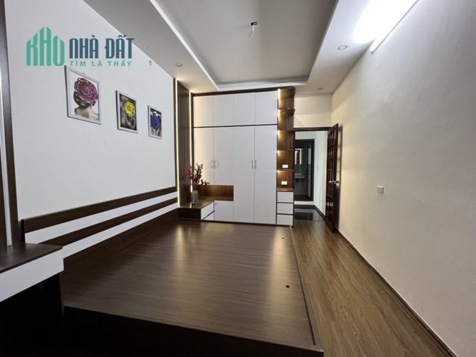 Bán nhanh nhà Trương Định, Hai Bà Trưng, 30m, 5T, Mới koong, full nội thất, nhỉnh 3 tỷ.