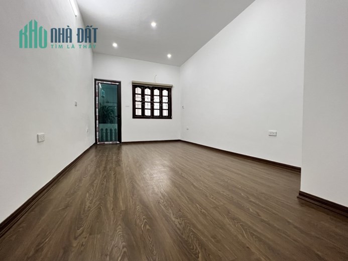 Bán nhanh nhà Trương Định, Hai Bà Trưng, 30m, 5T, Mới koong, full nội thất, nhỉnh 3 tỷ.