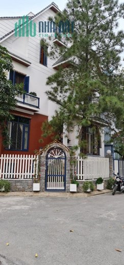 Bán nhà mặt phố Đào Tấn, DT 110m2, MT rộng 6m, vỉa hè đá bóng, kinh doanh quận Ba Đình