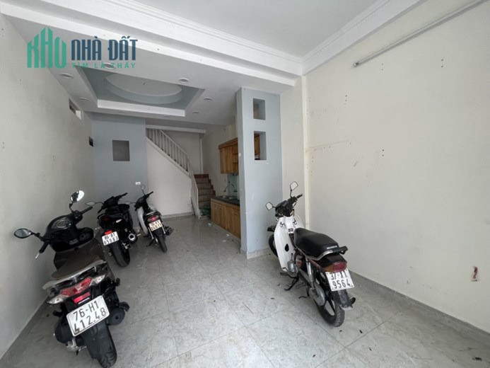 Cho thuê nhà nguên căn 159/đường Hoàng Văn Thụ P8 Q Phú Nhuận Dt 4x12m 2T 1MB 2PN