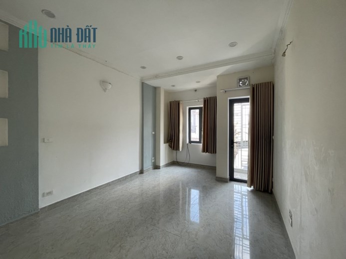 Cho thuê nhà nguên căn 159/đường Hoàng Văn Thụ P8 Q Phú Nhuận Dt 4x12m 2T 1MB 2PN