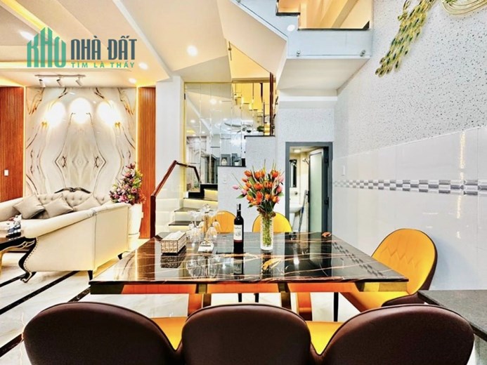 Mua ngay nhà đẹp 4L 4.3x11 hxh Huỳnh Văn Bánh Phú Nhuận giá rẻ chỉ 7 tỷ.