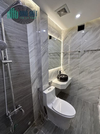 Bán nhà phố Đào Duy Anh, ngõ ô tô, DT49.5m2 x 5 tầng, thang máy 2 thoáng, MT 4.5m, chỉ 10,4 tỷ.