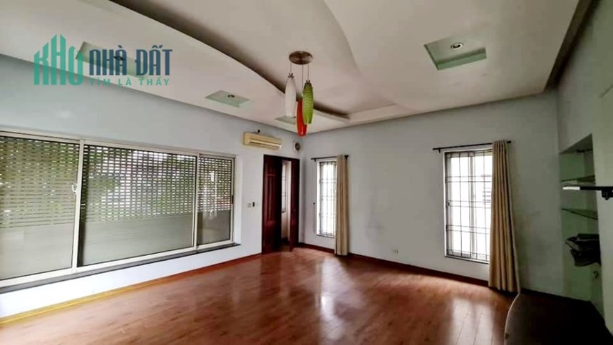 Cực hót, bán nhà mặt phố Âu Cơ đang mở rộng Dt82m, 5T, Mt6,5m, giá chỉ 17,5 tỷ.